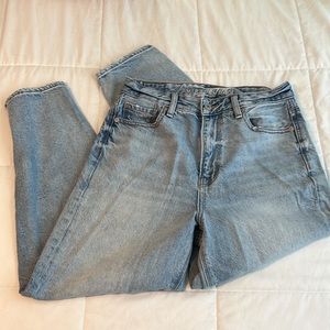 american eagle light washed relaxed mom jean x short